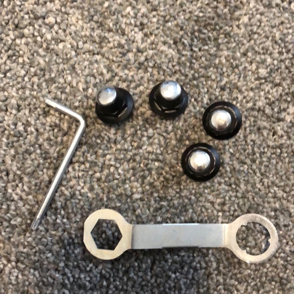 DMT Spinning Cleats NWT - Picture 4 of 4